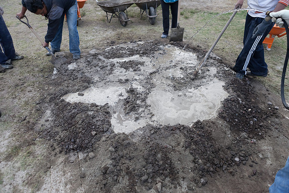 This is how they mix concrete